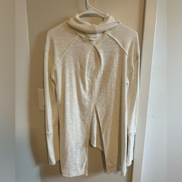 Free Peoplele Turtleneck Long Sleeve Sweater Raw Hem Split White Small Cream - Picture 6 of 13